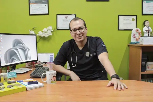 Dr. Carlos Esquivel Castro - Gastroclinica Orizaba 2