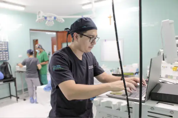 Dr. Carlos Esquivel Castro - Gastroclinica Orizaba 4